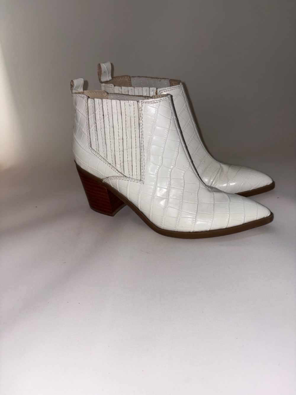 Marc Fisher Rental 2 White Croc-Embossed Pointed Toe Ankle Boots‎ Size 7